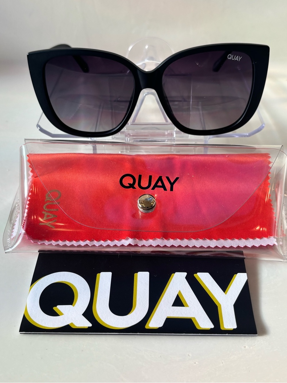 Quay Ever After 125 Cat Eye Sunglasses Black Plastic Frame Gray Polarized UV400